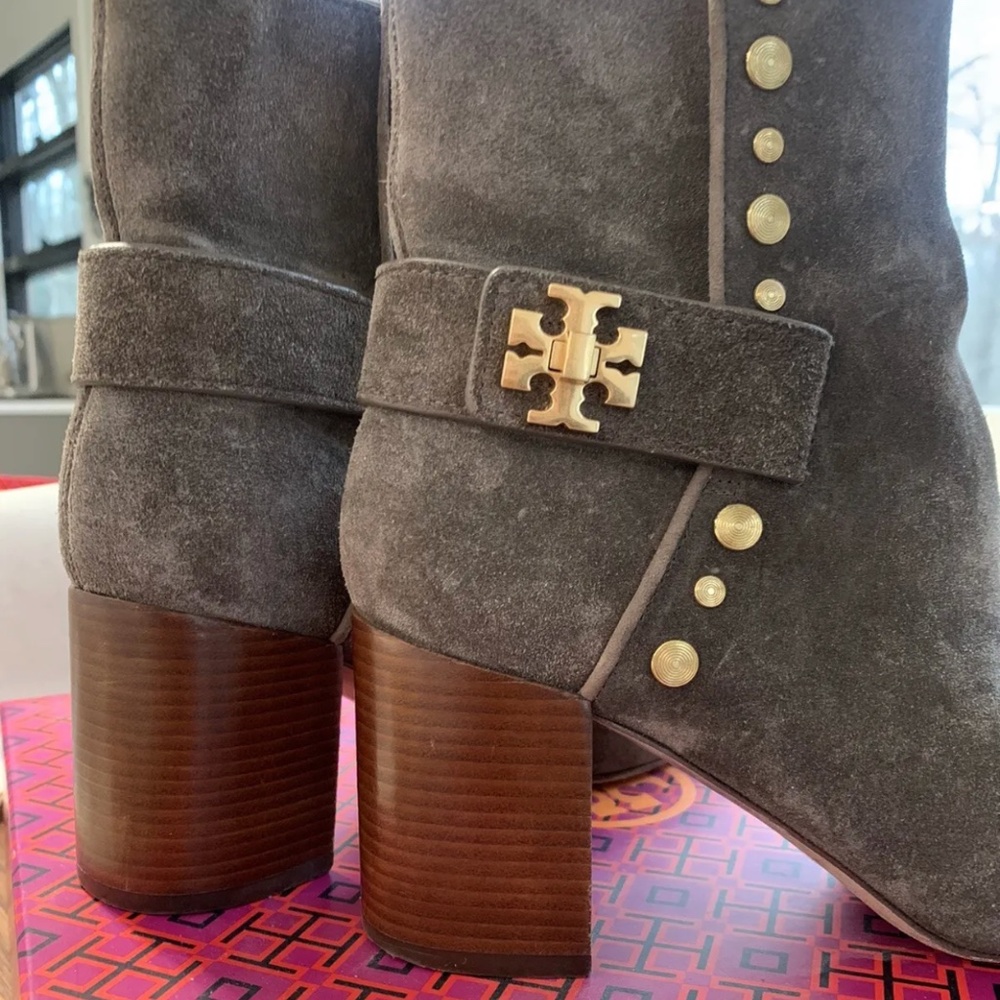 TORY BURCH BOOTS SUEDE KIRA STUD BOOTIE SIZE 6 LODEN LIGHT GREEN(BISONTE) 70mm